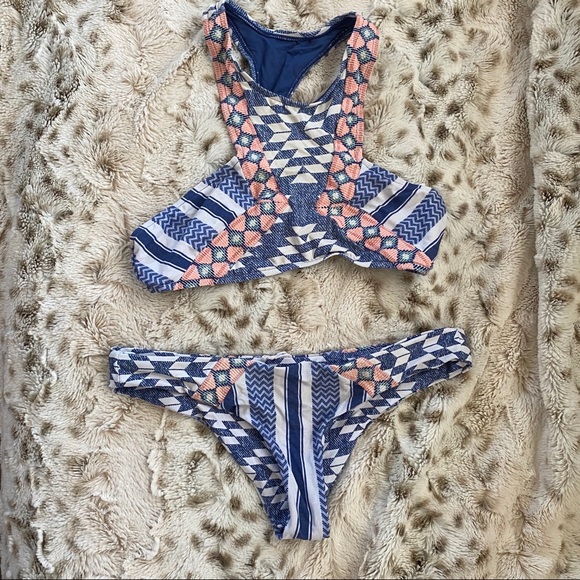 Ripcurl Bikini Set with reversible bottoms - Picture 1 of 5